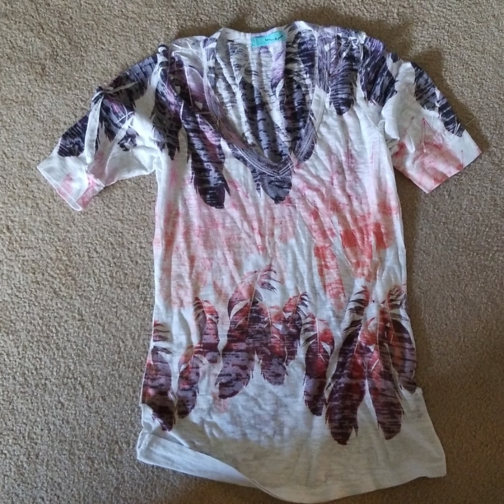 Feather print V-neck